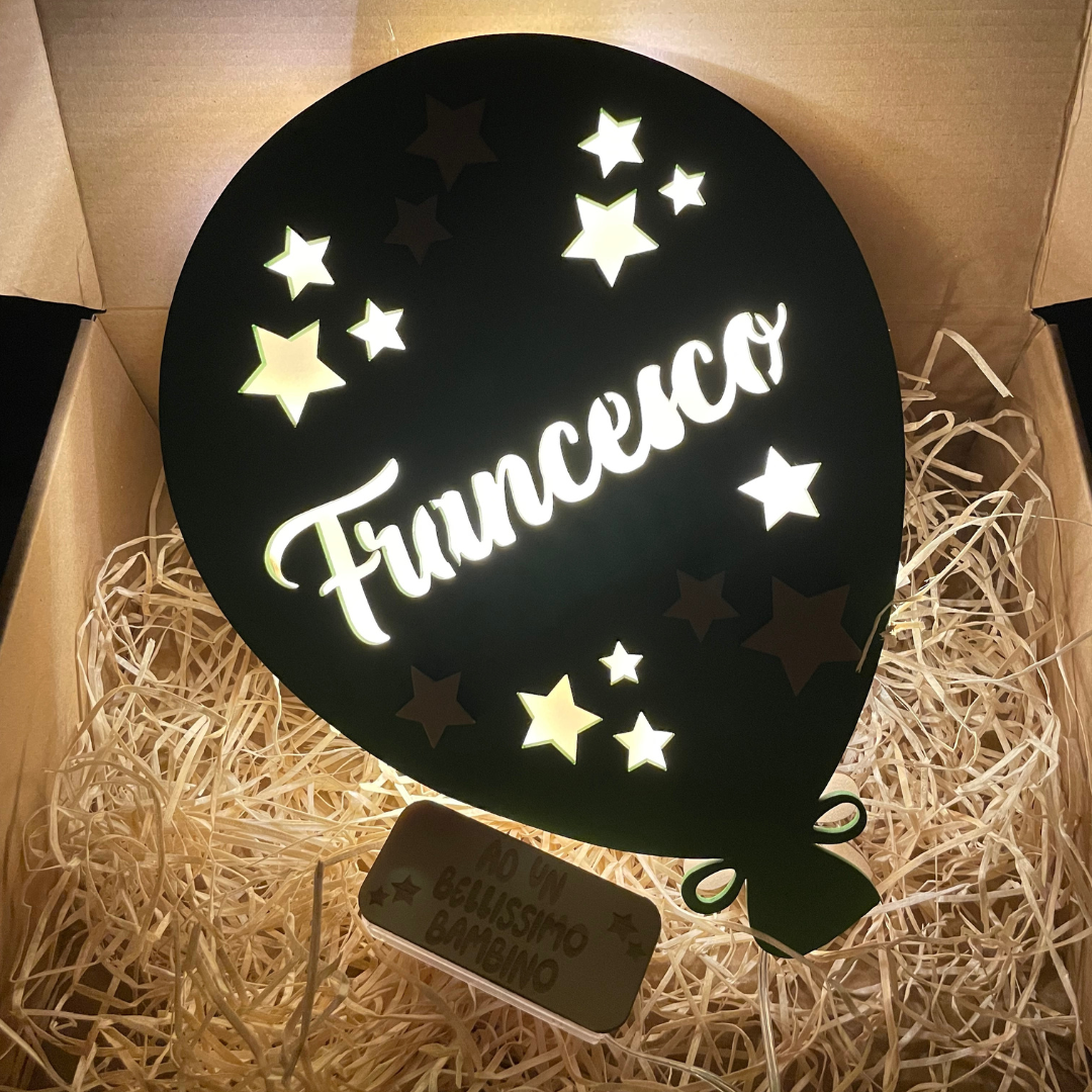 LAMPADA PALLONCINO IN LEGNO CON NOME E DEDICA