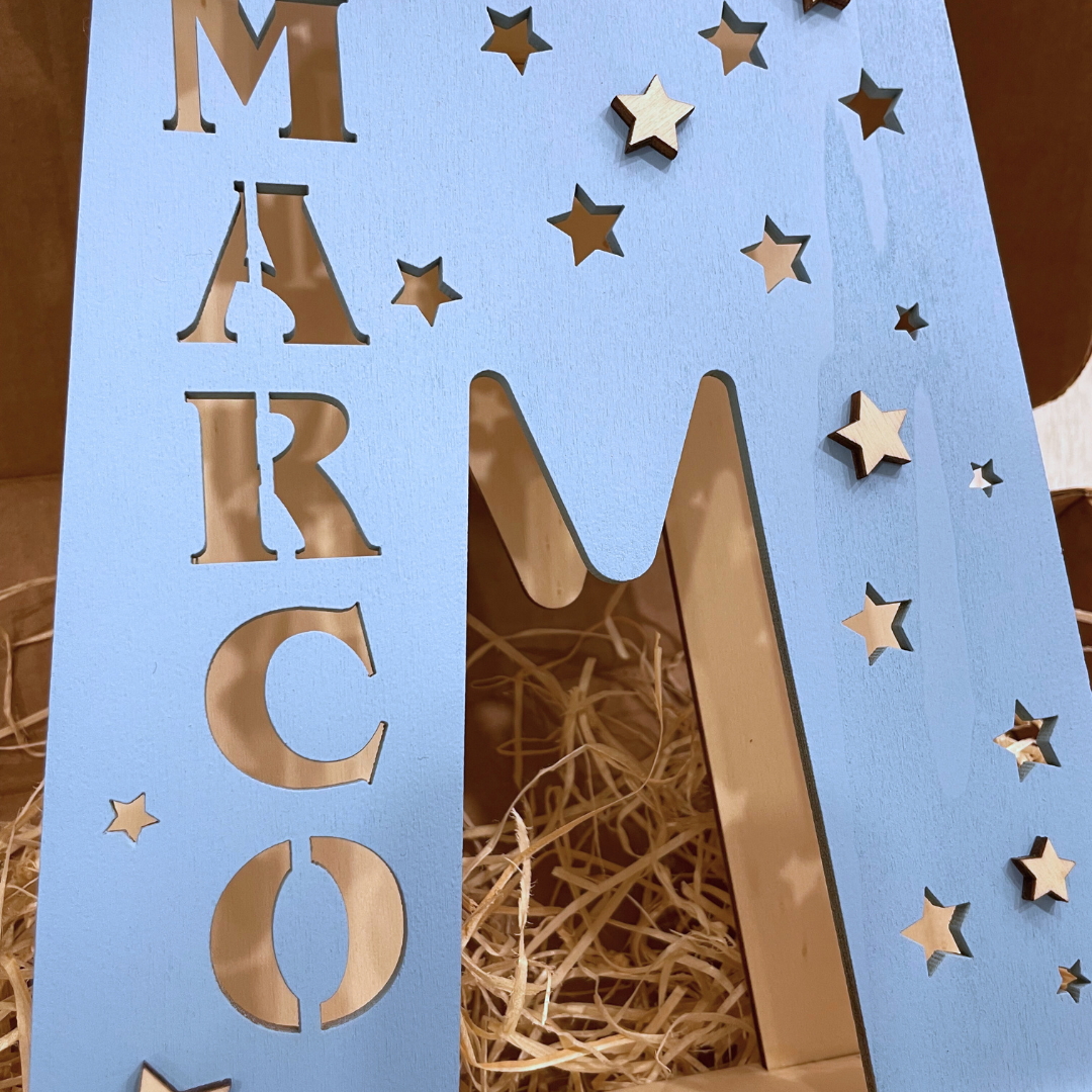 LAMPADA LETTERA IN LEGNO PERSONALIZZATA CON NOME E DEDICA