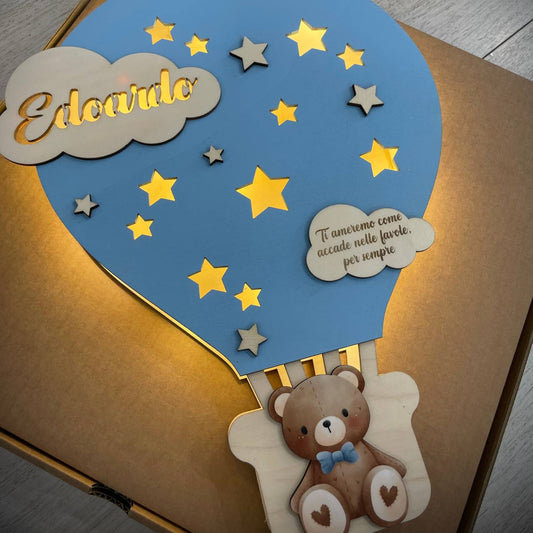 LAMPADA IN LEGNO PERSONALIZZATA CELESTE CON NOME DEDICA E PERSONAGGO  