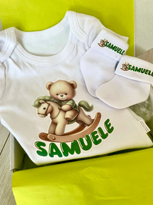 KIT NASCITA  V ORSETTO BAVETTA BODY CALZINI