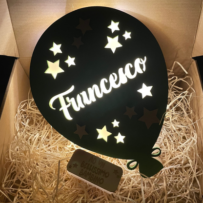 LAMPADA PALLONCINO IN LEGNO  CON NOME  E DEDICA 