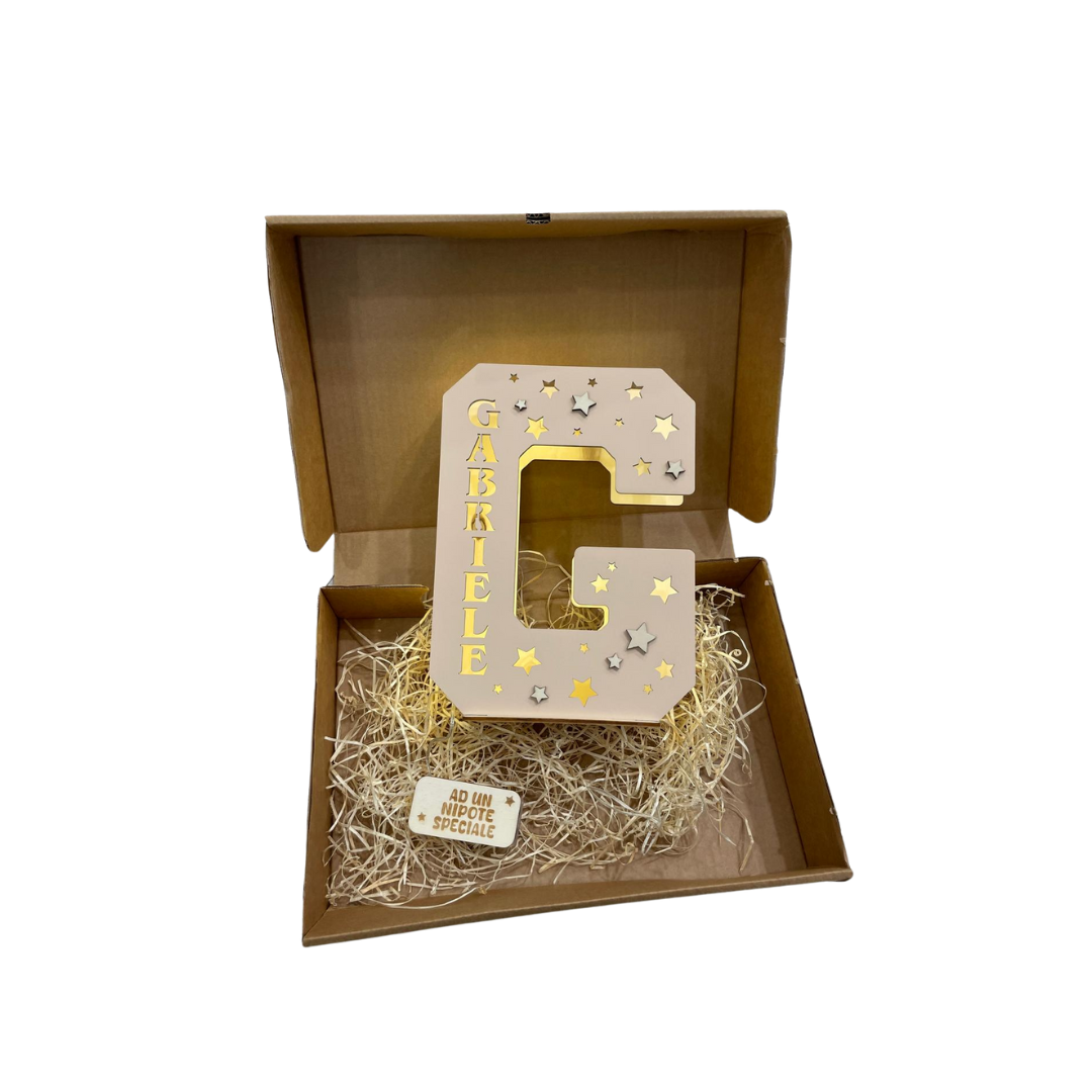 LETTERA BEIGE Lampada in legno
