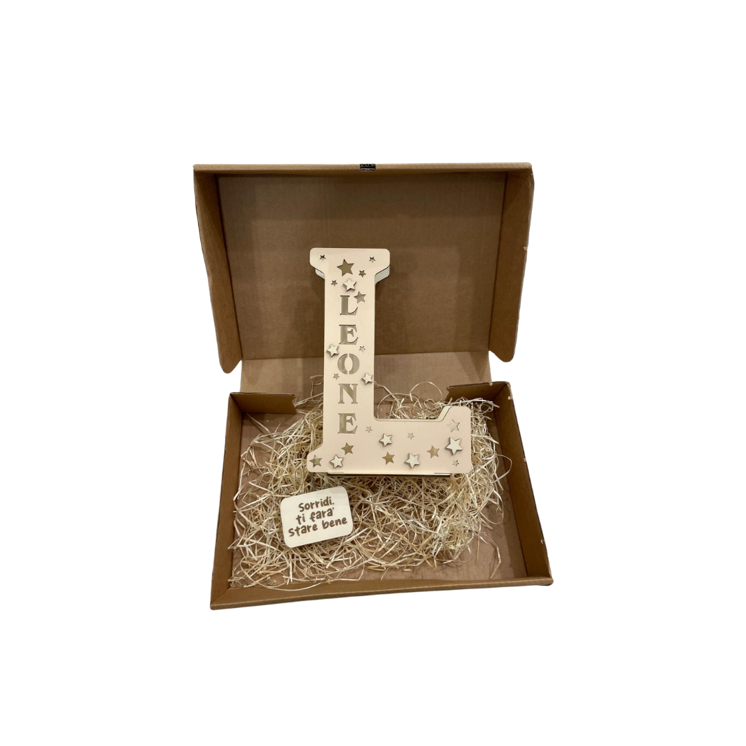 LETTERA BEIGE Lampada in legno