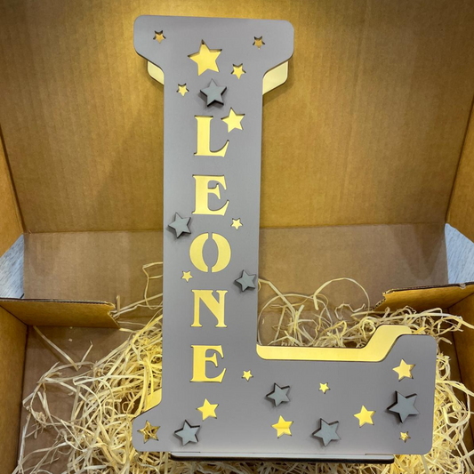 LAMPADA LETTERA IN LEGNO PERSONALIZZATA CON NOME E DEDICA 